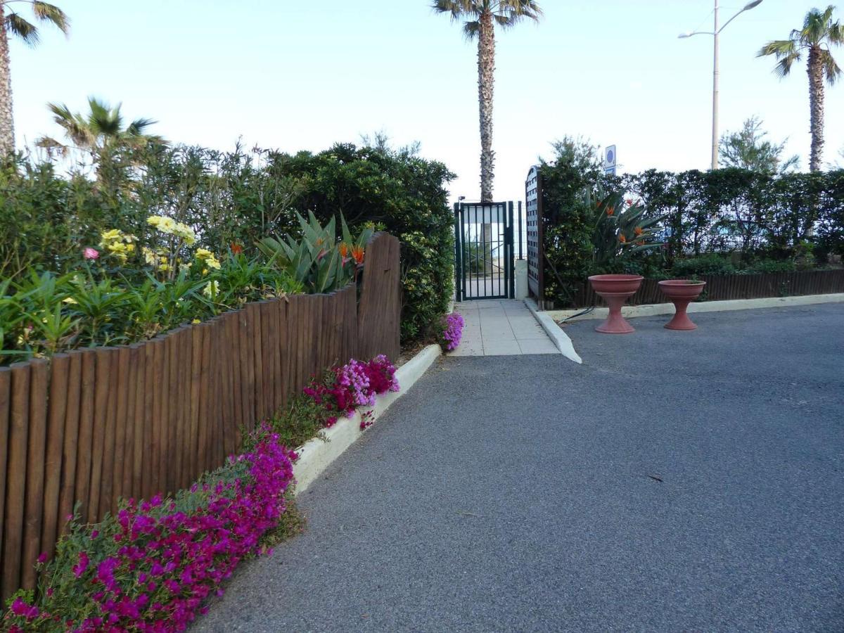 Studio Cosy Avec Tv Et Cuisine Equipee, Bord De Mer Le Lavandou - Fr-1-308-34 Exterior foto